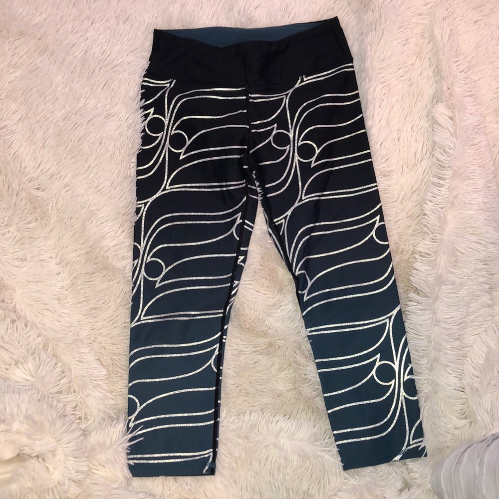 Fabletics navy and blue ombré cropped leggings